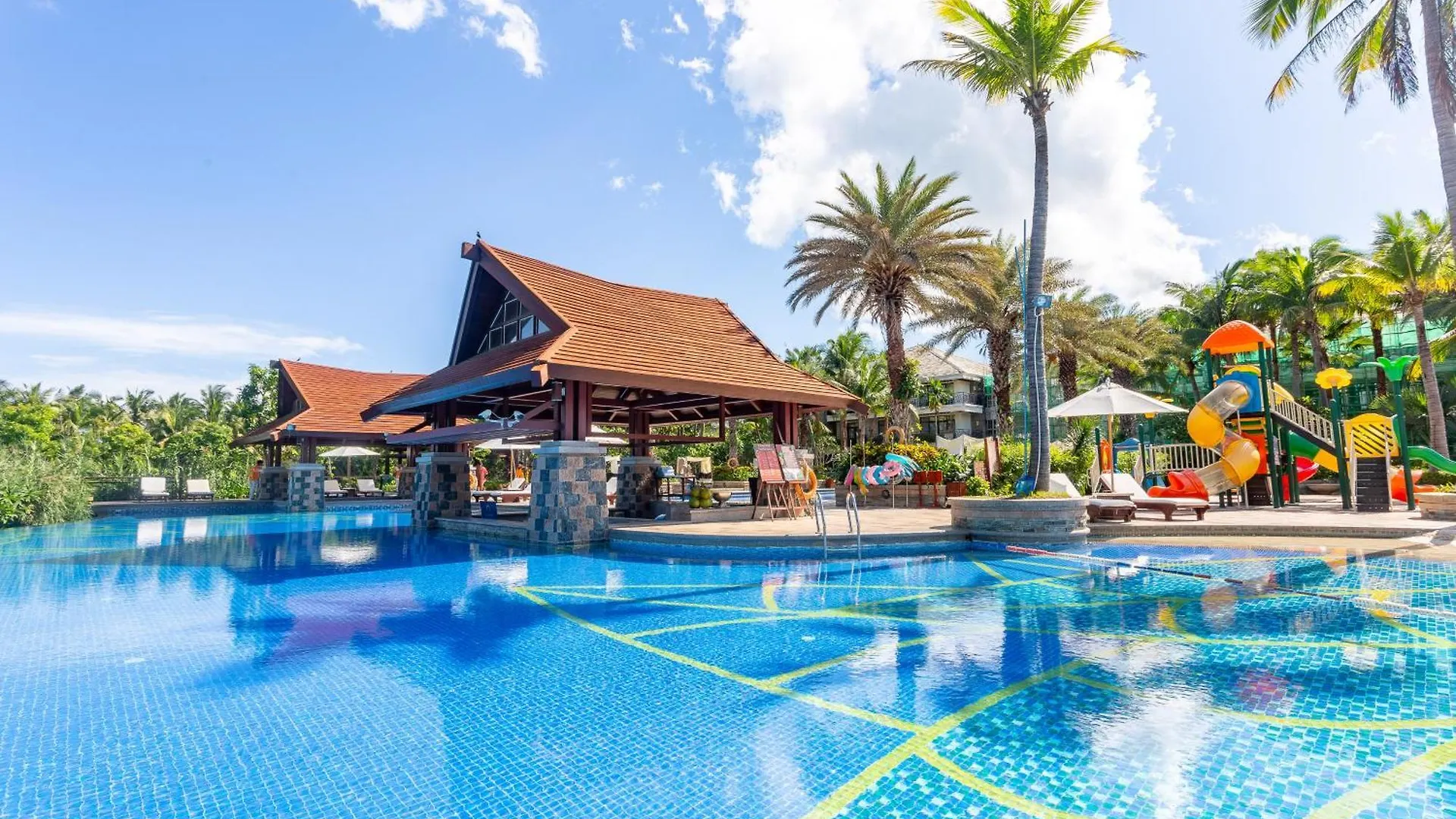 *****  Grand Metropark Villa Resort Sanya Yalong Bay - Beach Shuttle And Singer Performance Китай