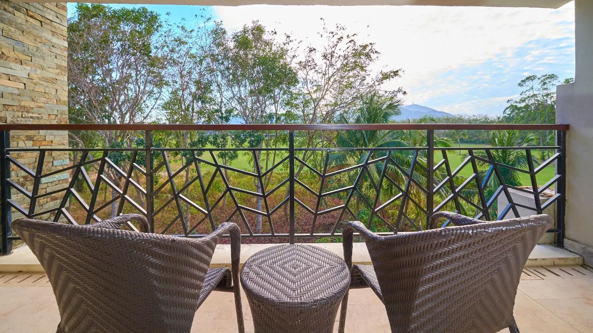 *****  Grand Metropark Villa Resort Sanya Yalong Bay - Beach Shuttle And Singer Performance Китай