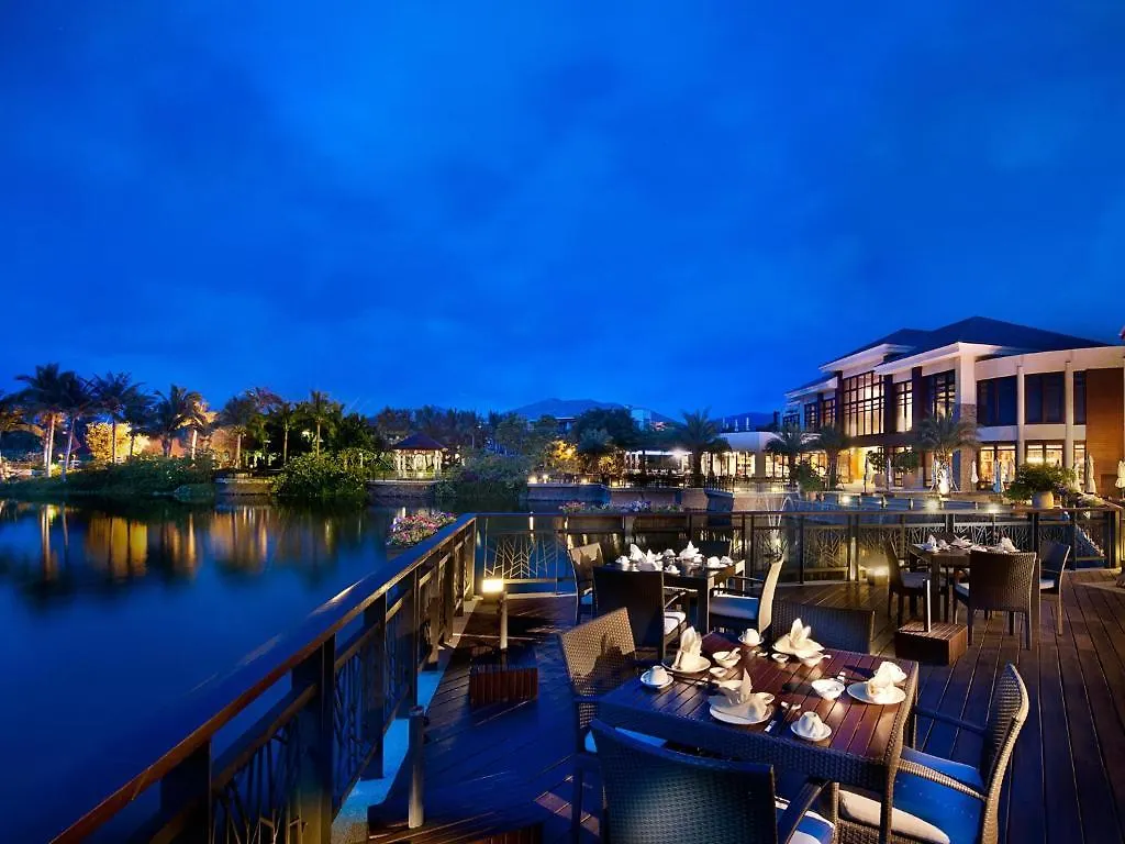 Grand Metropark Villa Resort Sanya Yalong Bay - Beach Shuttle And Singer Performance China