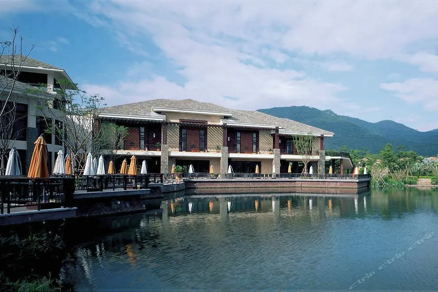 Grand Metropark Villa Resort Sanya Yalong Bay - Beach Shuttle And Singer Performance