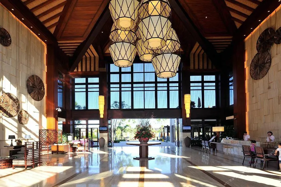 Grand Metropark Villa Resort Sanya Yalong Bay - Beach Shuttle And Singer Performance