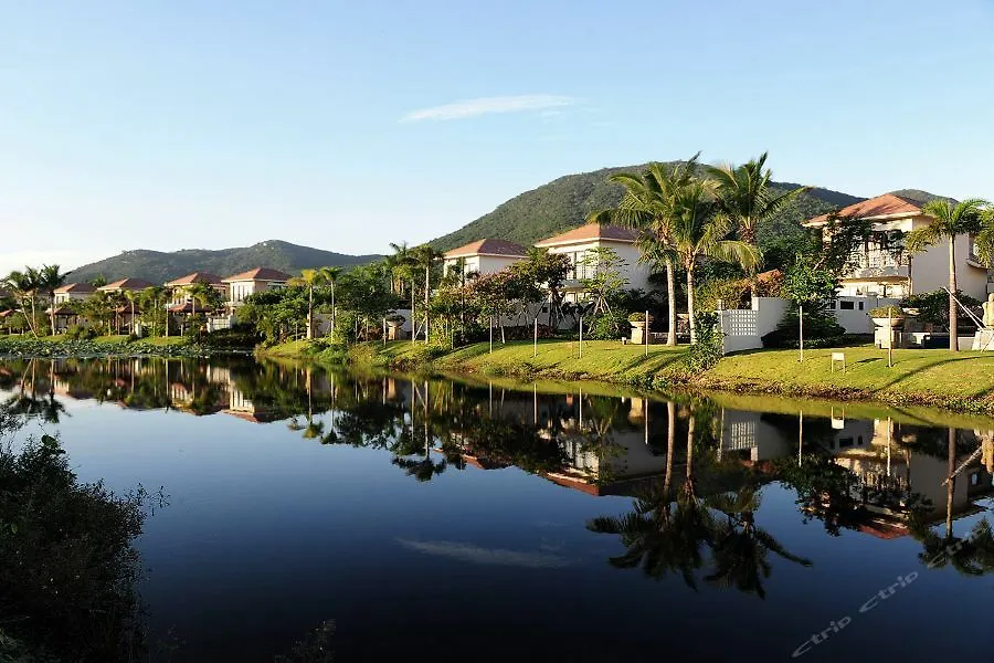 Grand Metropark Villa Resort Sanya Yalong Bay - Beach Shuttle And Singer Performance 5*,
